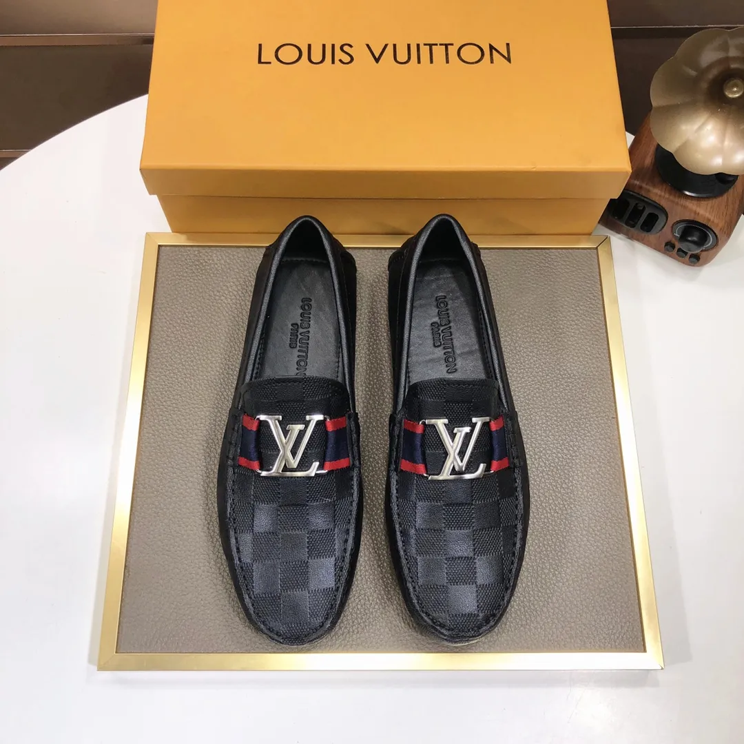 Men's men's shoes 💰420💰 [LV Doudou shoes] (water-dyed cowhide lining) new model is on the market, available on the official website. The new Doudou shoes are processed into single-color materials, and the uppers are made of imported cowhide material. The body of the shoe is fully hemmed with mark thread, and is lined with imported original cowhide leather. The elegant shoe shape is super suitable for all-matching, and the size is 38-44.